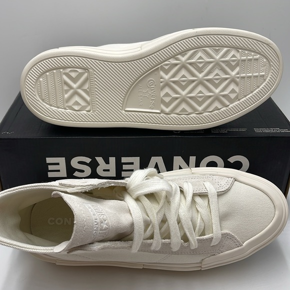 Converse WMNS CTAS CRUISE HI
EGRET/EGRET/EGRET A04688C Platforms Sneakers - Picture 6 of 16